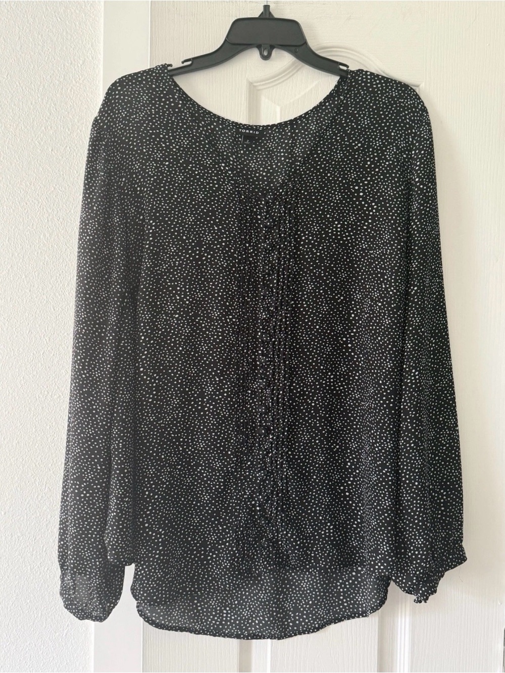 Torrid Size 2 Black White Polka Dot Ruffle Front Long Sleeve Blouse